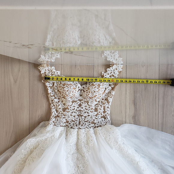 Couture Wedding Dress EU 40 A Line Tulle Lace Illusion Bodice Rhinestone Bridal - Picture 9 of 15
